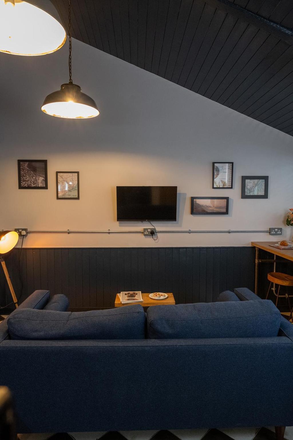 2 The Old Canteen, Two Minute Walk To Beach Lyme Regis Bagian luar foto
